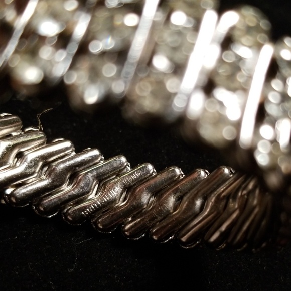 Vintage Mid Century British Hong Kong Rhinestone Accordion Stretch Bracelet - Picture 8 of 13
